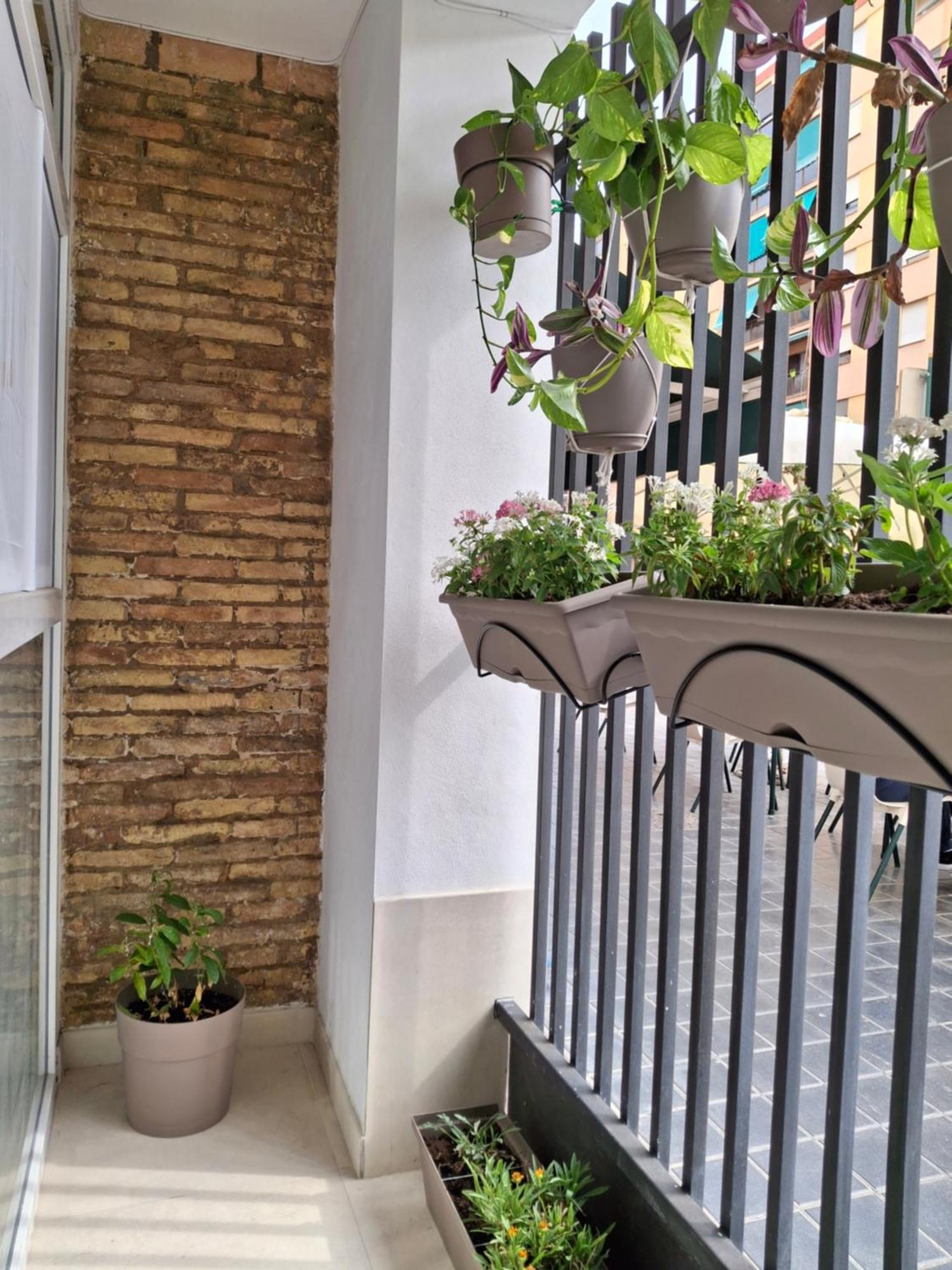 Bonito Apartamento De 2 Habitaciones Cerca De La Estacion Joaquin Sorolla Valencia Exterior photo