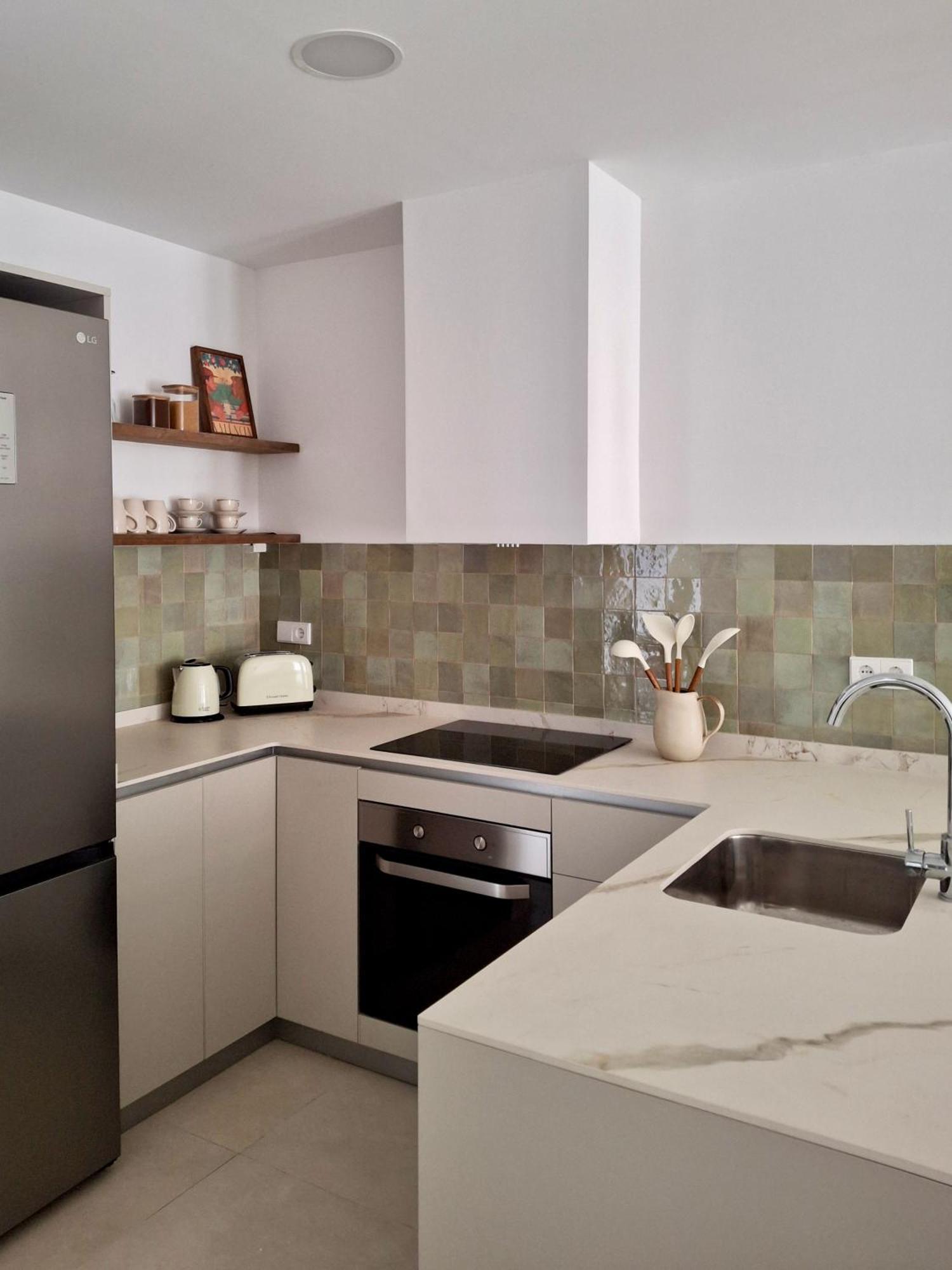 Bonito Apartamento De 2 Habitaciones Cerca De La Estacion Joaquin Sorolla Valencia Exterior photo